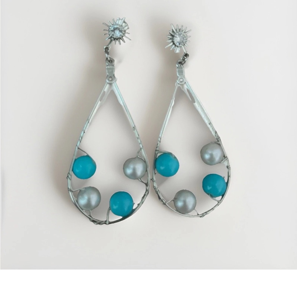 Silver Tone Wire Wrapped Teardrop Stud Earrings Blue/White Pearl Beads CZ Flower